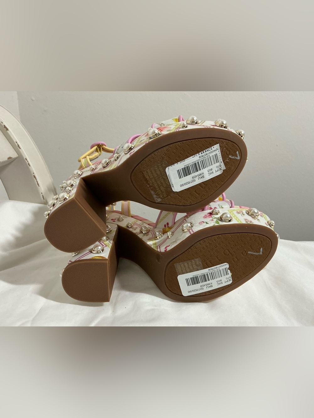 🆕 Gianni Bini | Brook Two Floral Postcard Print Pearl Platform Block Heels - Picture 9 of 10